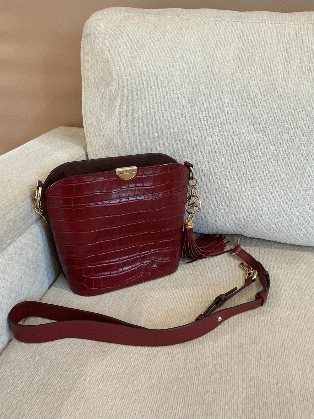 NWT Michael Kors Bea Medium Croc-Embossed Leather Bucket Bag - Burgundy
